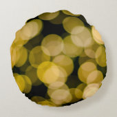 Defocused night light background. Abstract circula ラウンドクッション (裏面)