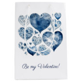 Delft Blueのハート、バレンタインのカスタマイズ ミディアムペーパーバッグ (正面)