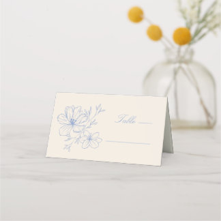 Delicate Blue Floral Monogrammed Crest プレイスカード