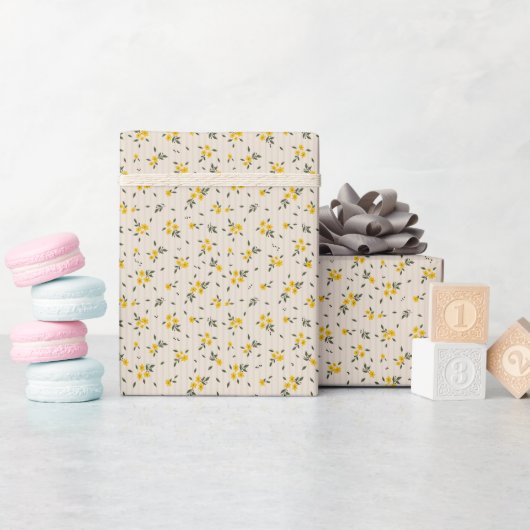 Delicate Flower Pattern Yellow Wrapping Paper Roll ラッピングペーパー (ベビーシャワー)