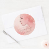 Delicate Minimalist Woman Pink Happy Women's Day  ラウンドシール (封筒)