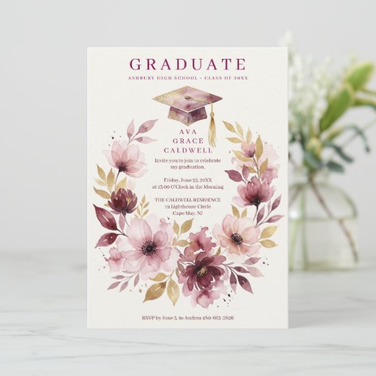 Delicate Pink Floral Wreath Graduation Cap 招待状 (スタンド正面)