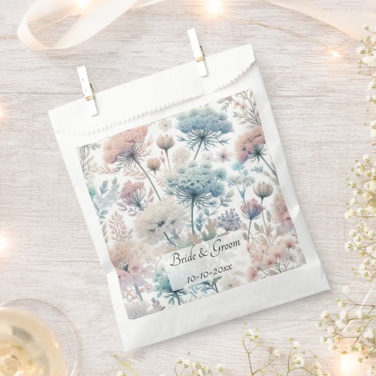 Delicate Queen Anne's Lace Wedding フェイバーバッグ (クリップ留めされた状態)