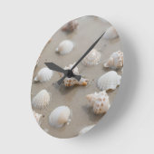 Delicate Seashells Beach Serenity ラウンド壁時計 (傾斜)