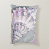 Delicate Soft Pastel Lilac Seashell アクセントクッション (裏面(縦))