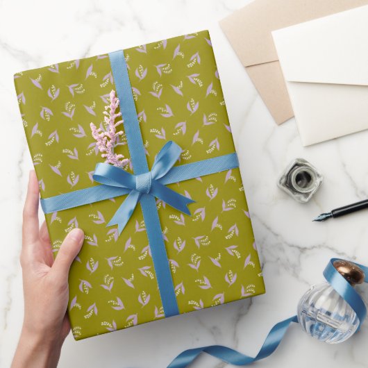 Delicate ‘Sprigs’ wrapping paper in olive green  ラッピングペーパー (ギフト)