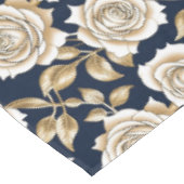 Delicate White Roses With Gold Accents テーブルクロス (アングル)