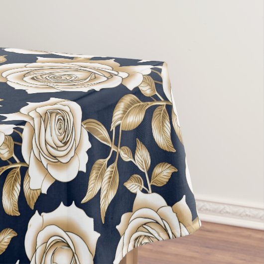 Delicate White Roses With Gold Accents テーブルクロス (インサイチュ)