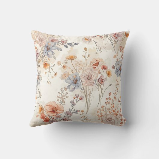 Delicate Wildflower Meadow Soft Pastel Floral クッション (裏面)