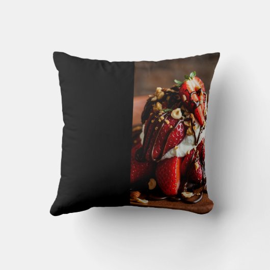 delicious strawberries whipped cream mold chocolat クッション (裏面)