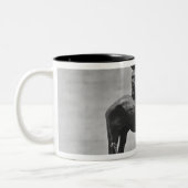 Delireに乗っているレフ・トルストイ ツートーンマグカップ (左)