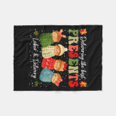 Delivering The Baby Labor Delivery Nurse Christmas フリースブランケット (正面(横))