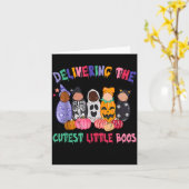 Delivering The Cutest Boos Labor And Delivery Hall カード (黄色い花)