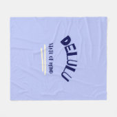 Delulu State of Mind フリースブランケット (正面(横))