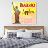 Democracy Apple Crate LabelDufur、または キャンバスプリント (インサイチュ (寝室))