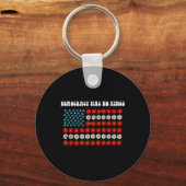 Democracy Has No Kings America Flag Design  キーホルダー (正面)