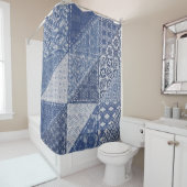 Denim三角形パッチワークヴィンテージテクスチャ。 シャワーカーテン (インサイチュ)