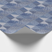 Denim三角形パッチワークヴィンテージテクスチャ。 ラッピングペーパー (角)