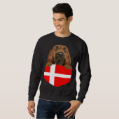 Denmark Flag Bloodhound Dog In Pocket スウェットシャツ (正面フル)
