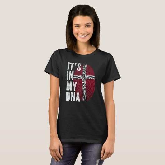 Denmark It's In My DNA Cute Danish Fingerprint Fla Tシャツ (正面フル)