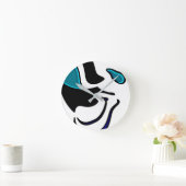 Depth Charge:抽象芸術ブラック、ホワイト、ブルー ラウンド壁時計 (ホーム)