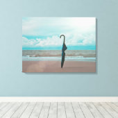 Der Regenschirm - キャンバスプリント (インサイチュ (ウッドフロア))