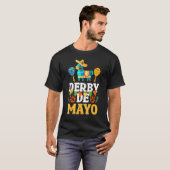 Derby De Mayo Mexican Cinco De Mayo Pinata Maracas Tシャツ (正面フル)