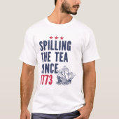 Derramar el té desde 1773 Patriotica 4th julio Tシャツ (正面)