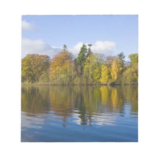 Derwentwater, Lake District, Cumbria, England 2 ノートパッド (正面)