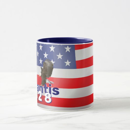 DeSantis 2028とBald Eagle マグカップ (中央)