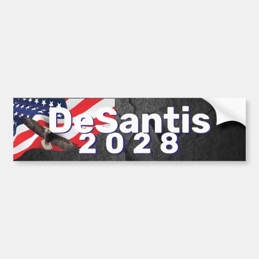DeSantis 2028ハゲのイーグルバンパーステッカー付き国旗 バンパーステッカー (正面)