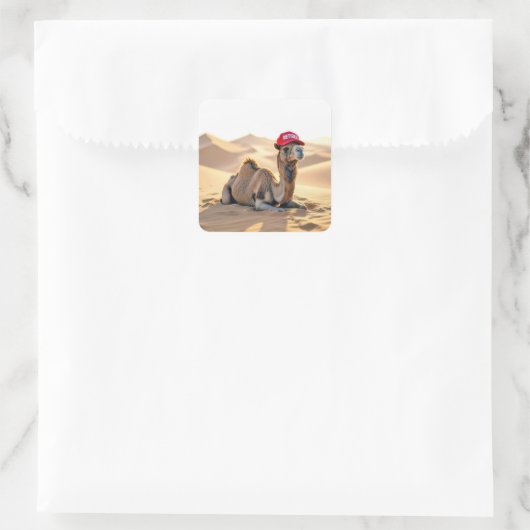 Desert Camel Wearing a Red Retired Cap スクエアシール (バッグ)
