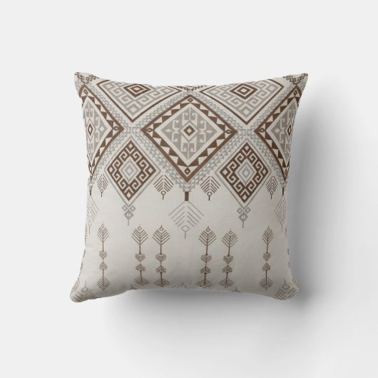 Desert Harmony – Brown Geometric Tribal  クッション (裏面)