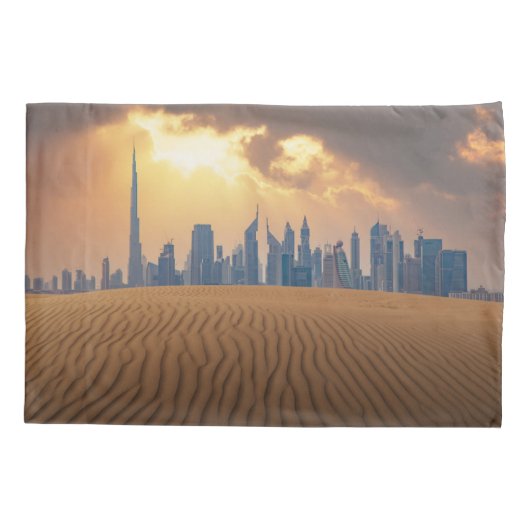 Deserts | Dubai's Skyline View from Sand Dune 枕カバー (裏面)