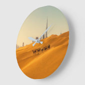 Deserts | Dubai's Skyline View with Camels ラージ壁時計 (傾斜)