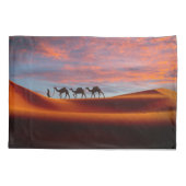 Deserts | Man & Camels in the Sand Dunes 枕カバー (裏面)