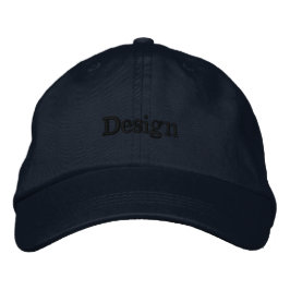 「Design」とプリントされたブラックのベースボールキャップ 刺繍入りキャップ