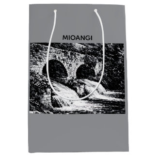 Design elegante e raffinato ミディアムペーパーバッグ