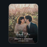 Design your own photo Thank you Wedding マグネット<br><div class="desc">Design your own photo Thank you Wedding card.
Elegant photo magnet to say Thank you to your wedding guests.
You can add your own photo,  add your own text and names.</div>