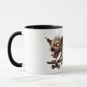 Deux chiens fous en skateboards font la course. マグカップ (左)
