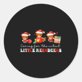 Devdoxtee Caring For The Cutest Reindeers Mother B ラウンドシール (正面)