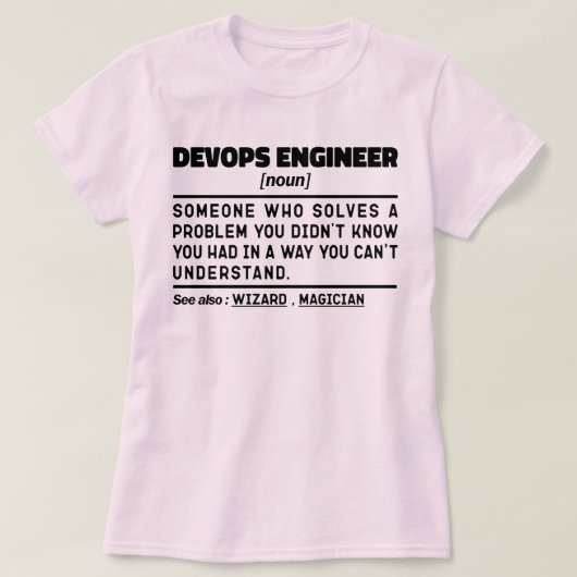 Devopsエンジニア定義卒業おもしろいことわざ Tシャツ (デザイン正面)
