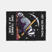 Dger Tunnel Pixel Gamer Style  フリースブランケット (正面(横))