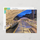 DIAへのA線の列車と夜のタイムユニオンステーション ポストカード (正面/裏面)