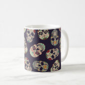 Dia de los muertosシームレスパターンとsugar sku コーヒーマグカップ (正面右)
