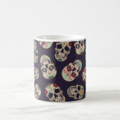Dia de los muertosシームレスパターンとsugar sku コーヒーマグカップ (中央)