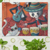 Dia de Los Muertos Skeletonのマリアッチのトリオ キッチンタオル (折り畳み)