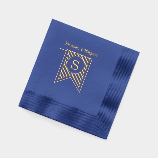 Diagストライプバナーのモノグラム名の結婚カップル 箔ナプキン (左)