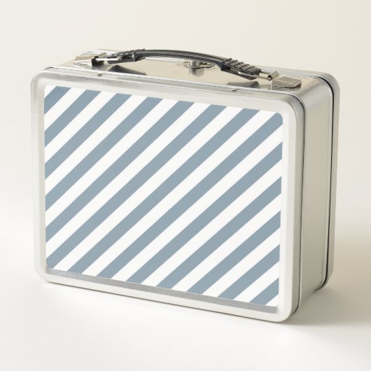 Diagonal blue and white stripes pattern メタルランチボックス (裏面)