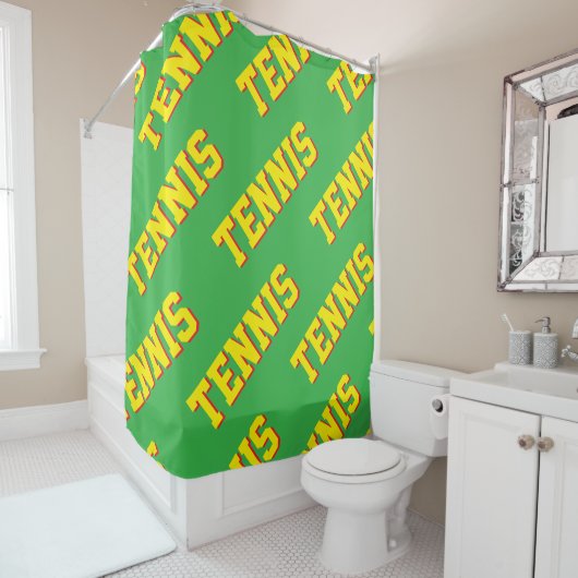 Diagonal Bright Yellow Retro TENNIS Text On Green シャワーカーテン (インサイチュ)